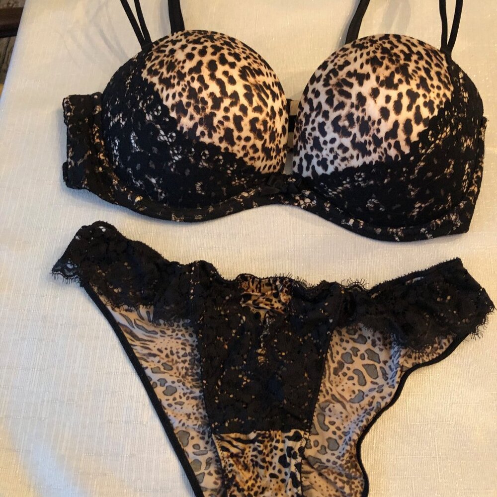 Victoria Secret Bra & Panty Set - 36D